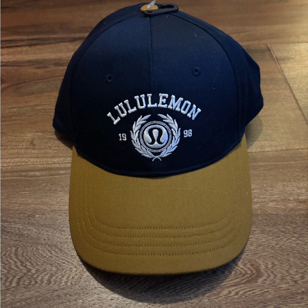 NWT Lululemon Navy and Tan Cap